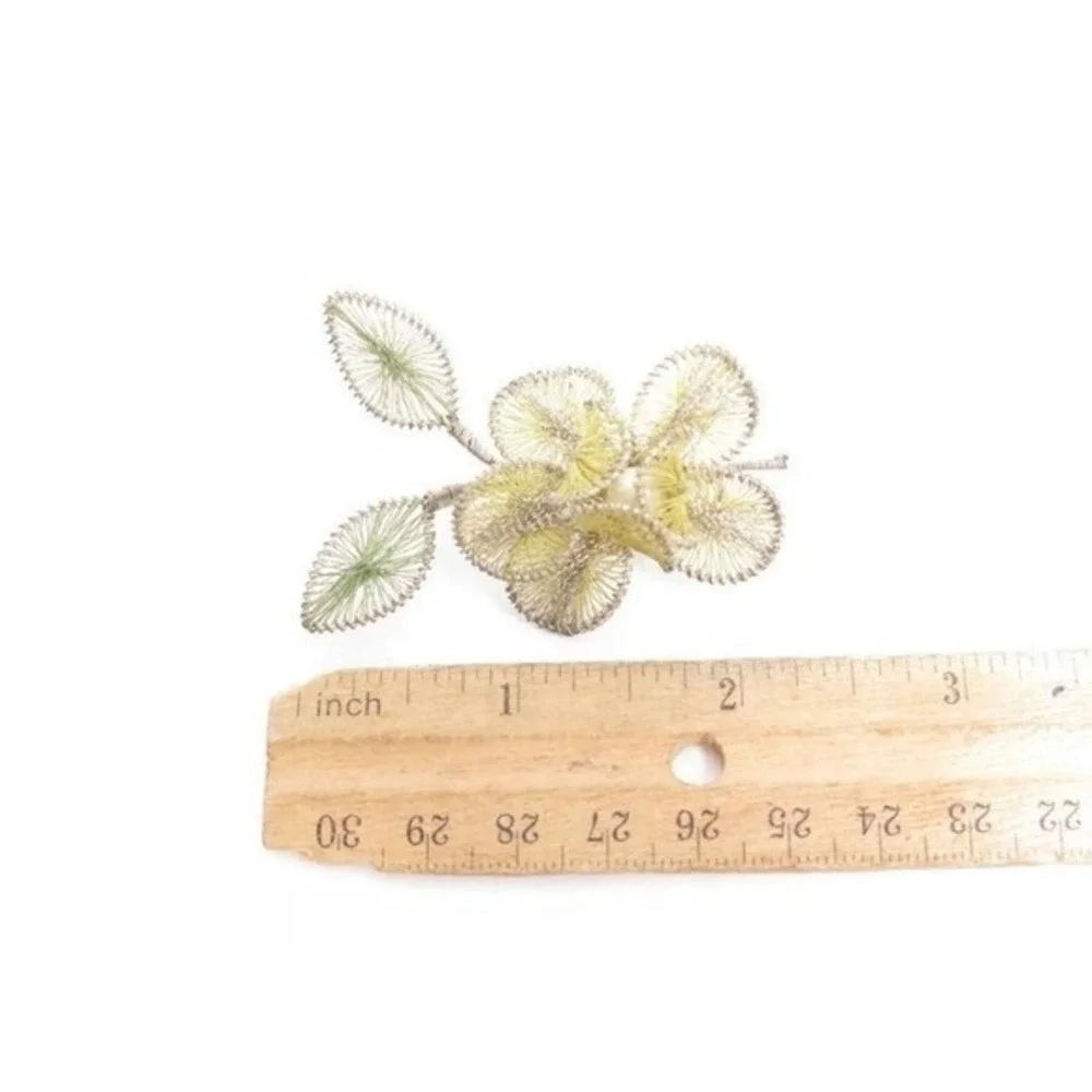 ANTIQUE‎ SPUN THREAD HAND MADE FLOWER PIN